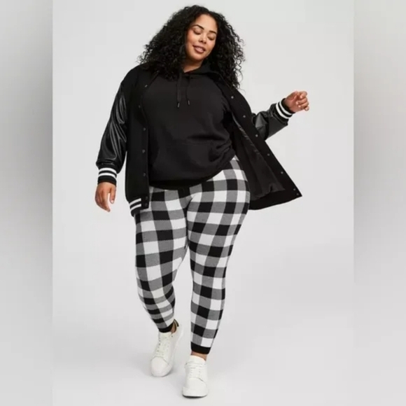 Torrid Full-Length Sweater Legging - Black & White Buffalo Plaid - NWT - Size 4 - Picture 4 of 4